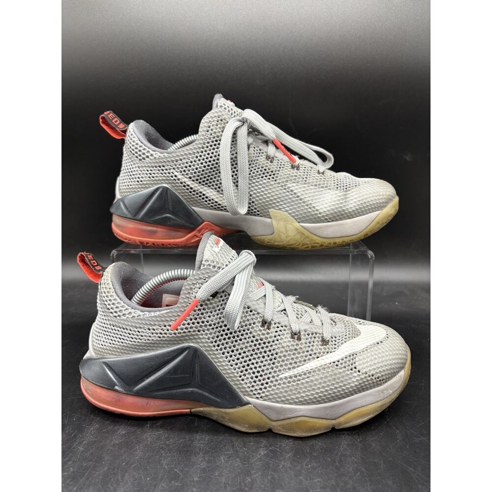 Nike Lebron James XII Low Youth Size 5.5Y Basketball Shoes 744547-014 Womens 7